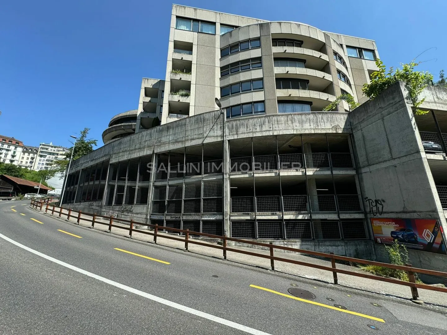 3 motorcycle parking spaces located in the city center of Fribourg - Photo 3 of 3