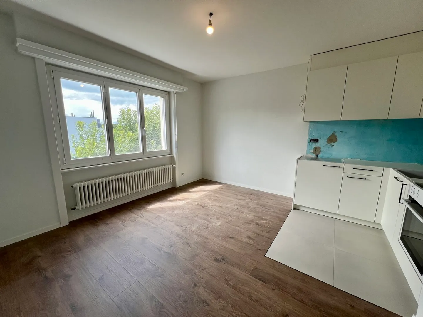 Studio im 2. Stock renoviert - Photo 3 sur 4