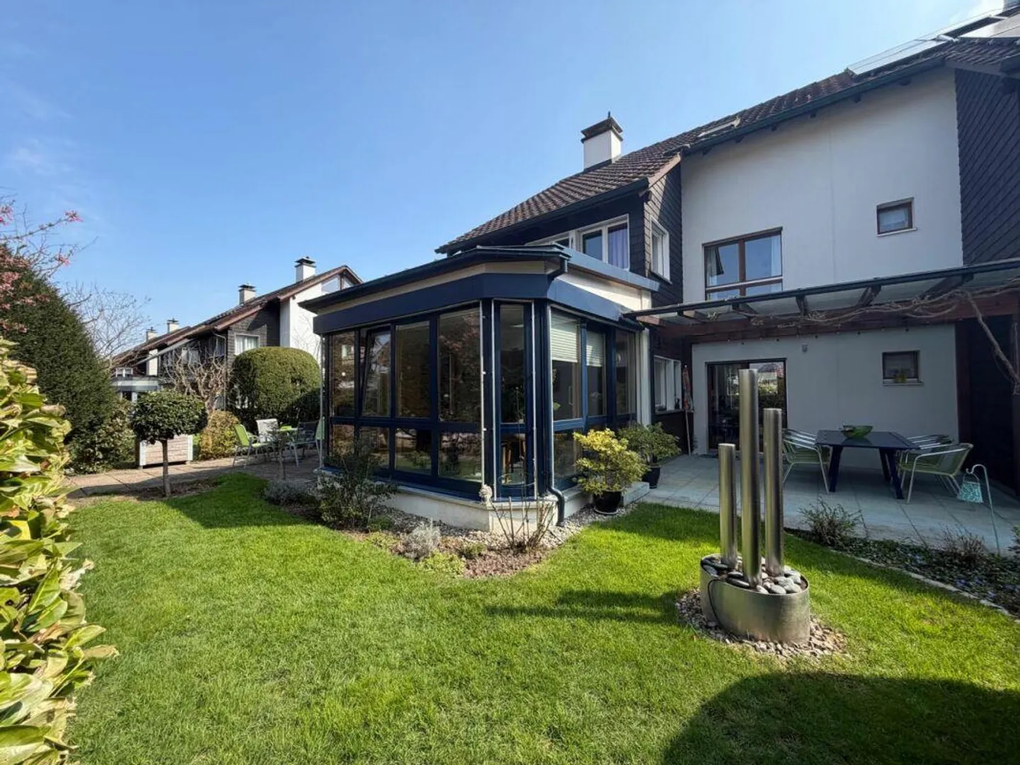 Paradis familial dans un quartier résidentiel calme, ensoleillé et privilégié - Photo 1 sur 13