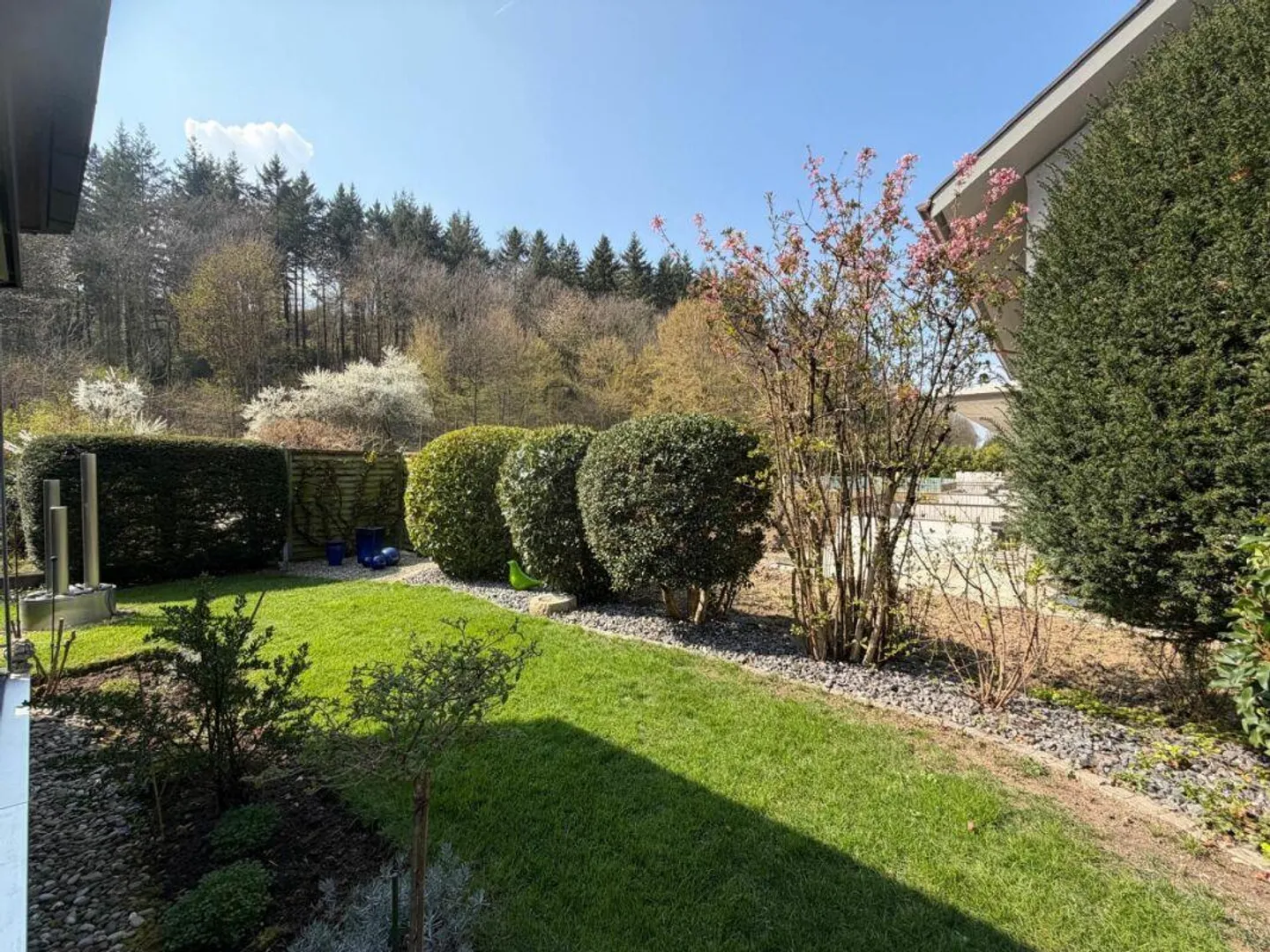 Paradis familial dans un quartier résidentiel calme, ensoleillé et privilégié - Photo 3 sur 13