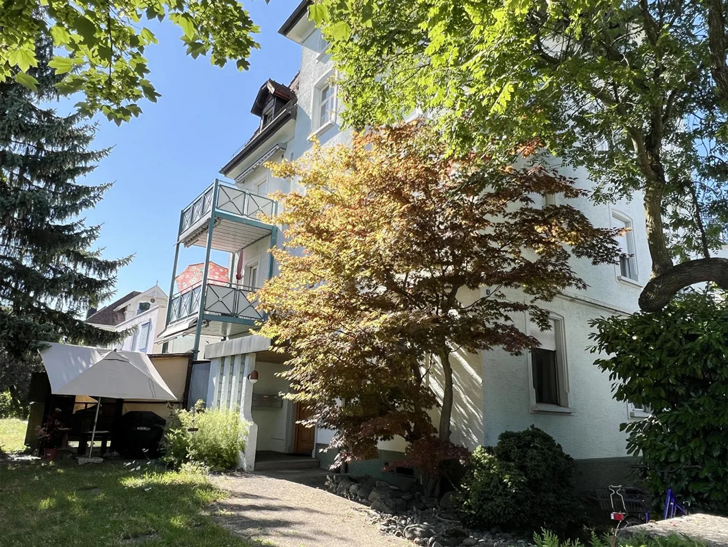 Well-maintained multi-family house with development potential - Photo 3 of 20