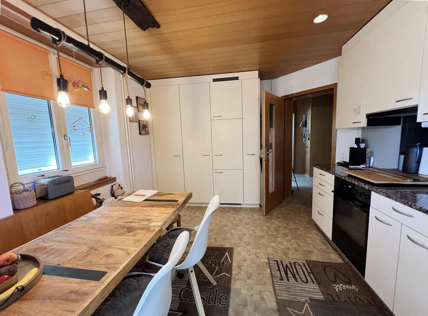 Well-maintained multi-family house with development potential - Photo 4 of 20