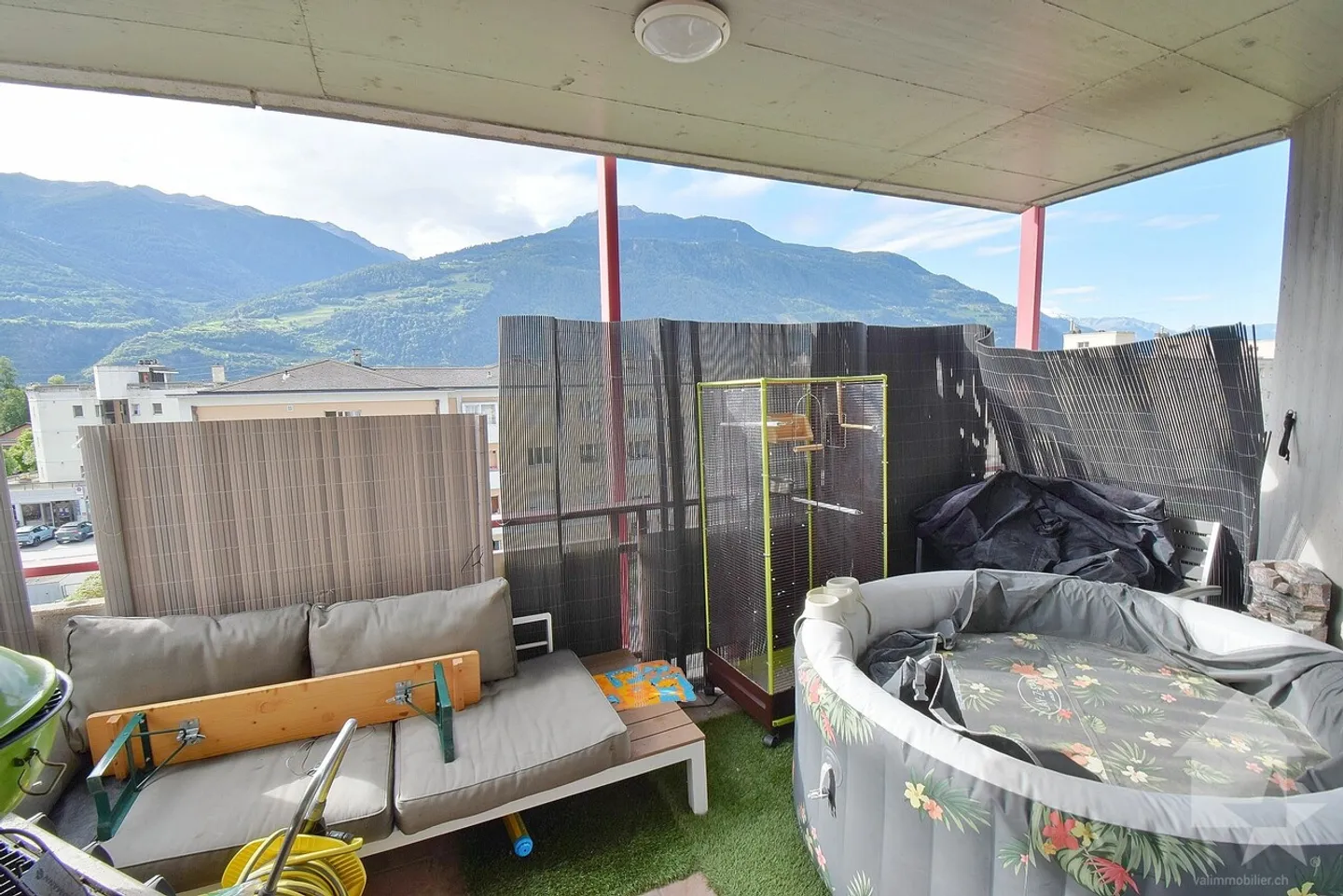 Penthouse with 4.5 rooms and 2 indoor parking spaces included - Photo 3 of 11