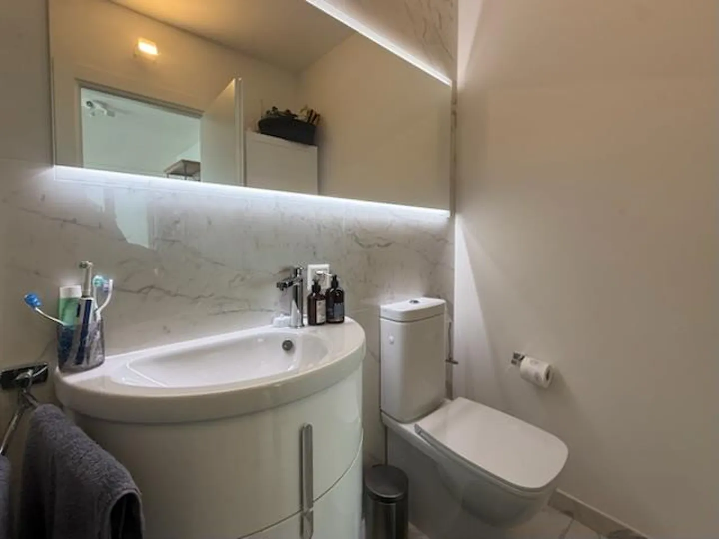 Penthouse élégant de 2,5 pièces avec vue sur le lac à Castagnola - Photo 5 sur 10