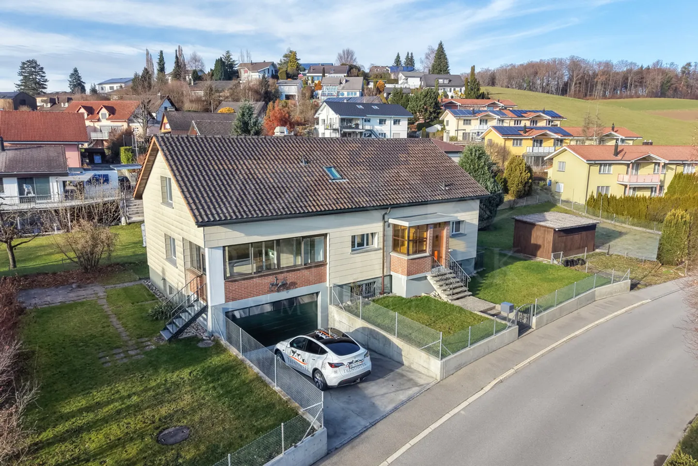 Casa unifamiliare di 6 stanze, tranquilla e luminosa a Ueberstorf - Foto 1 di 12