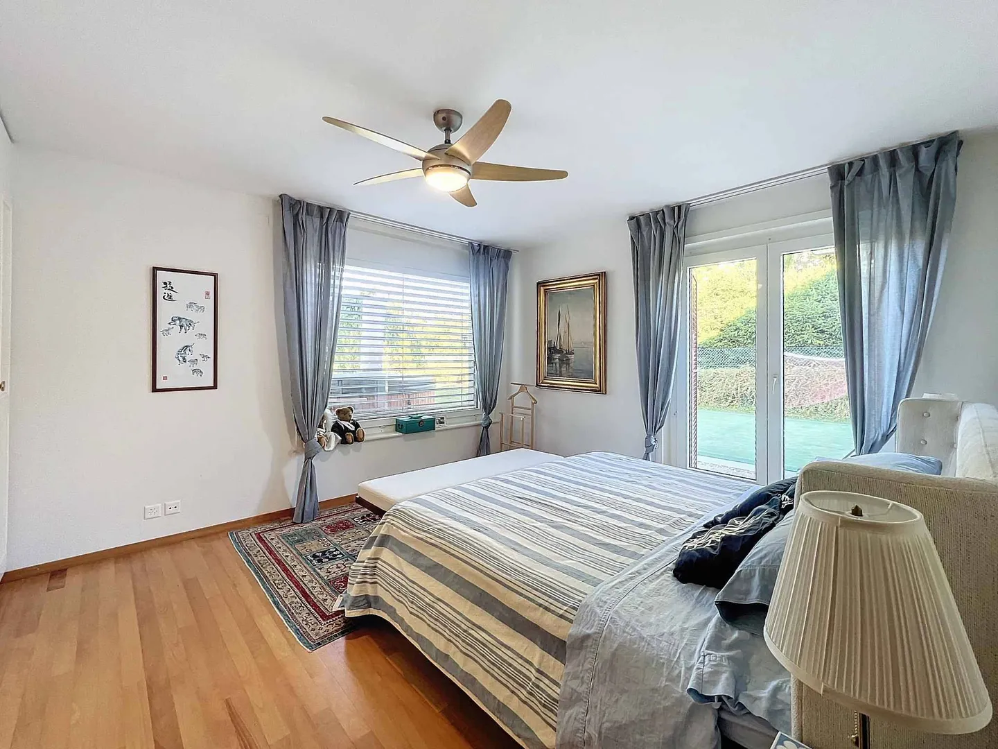 Spacious Detached Villa on the Outskirts of Lausanne on 2,300 m² of Land - Photo 7 of 13