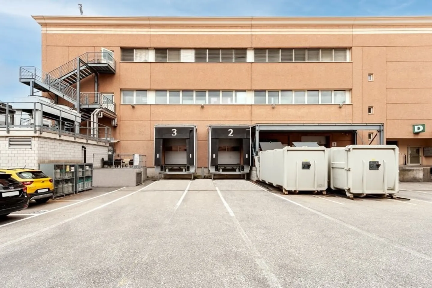 LUGANO NORD - FOR RENT WAREHOUSE OF 40 SQM (ref. D10) - Photo 5 of 11
