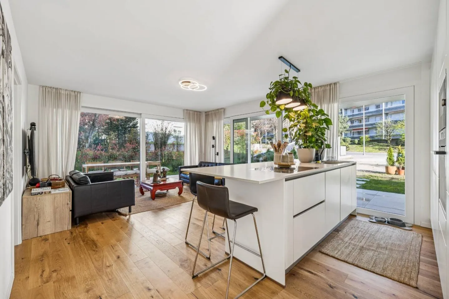 Magnifico appartamento 4.5 stanze con grande terrazza e giardino privato a Ecublens - Foto 3 di 11