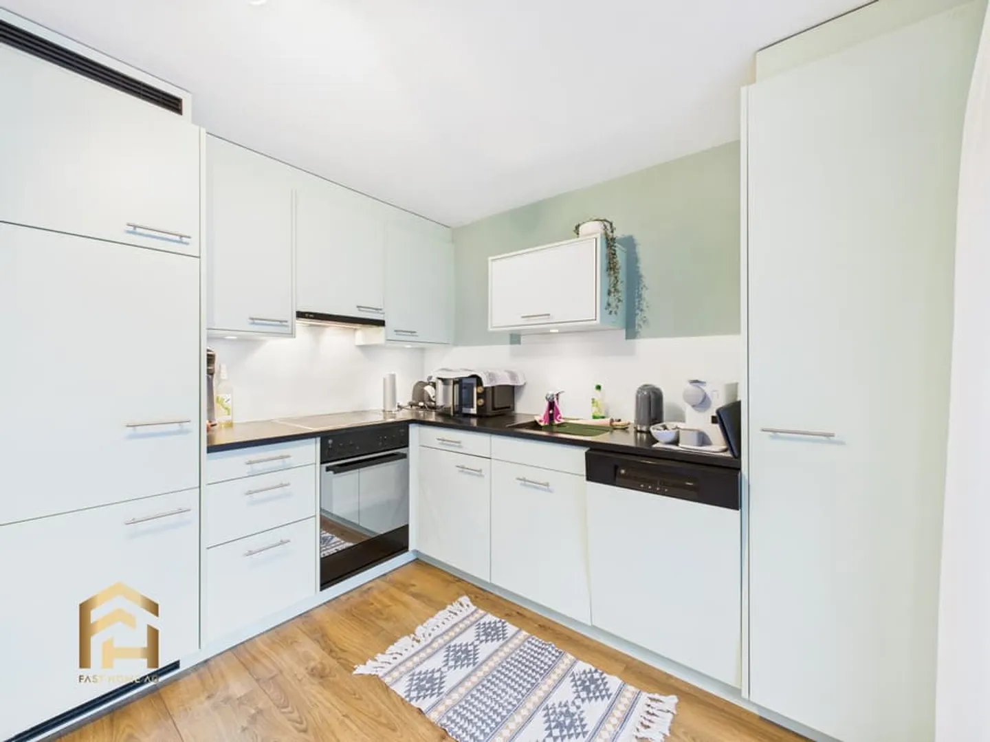 Moderne 3.5-ZWG mit Kamin, Balkon und Bergblick in St. Niklaus - Photo 5 sur 13