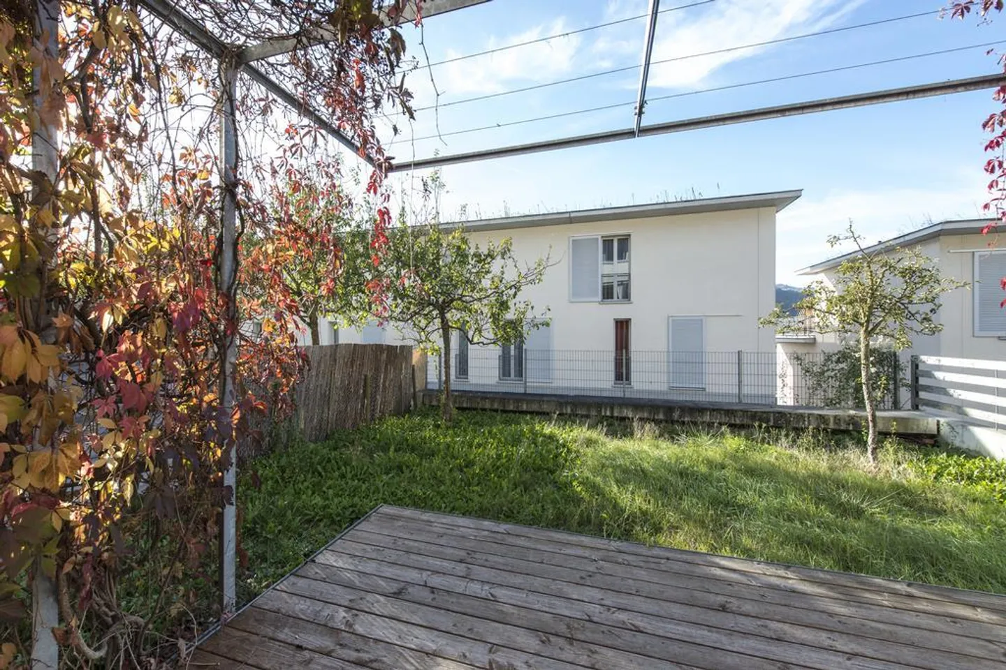 Living like in your own single-family home, with garden seating area - Photo 8 of 9