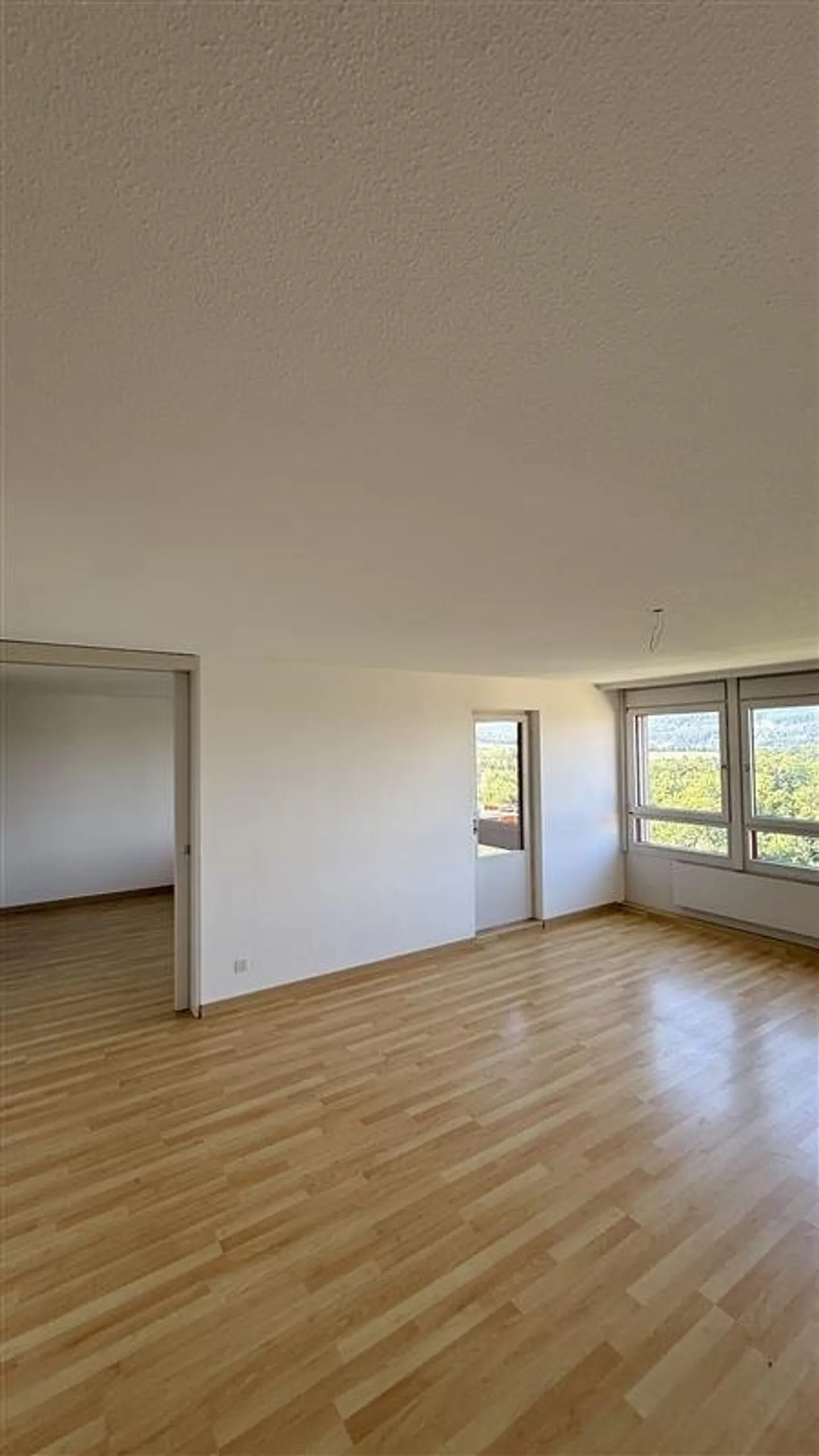 Votre nouveau chez-vous avec vue au 12ème étage - Photo 6 sur 8