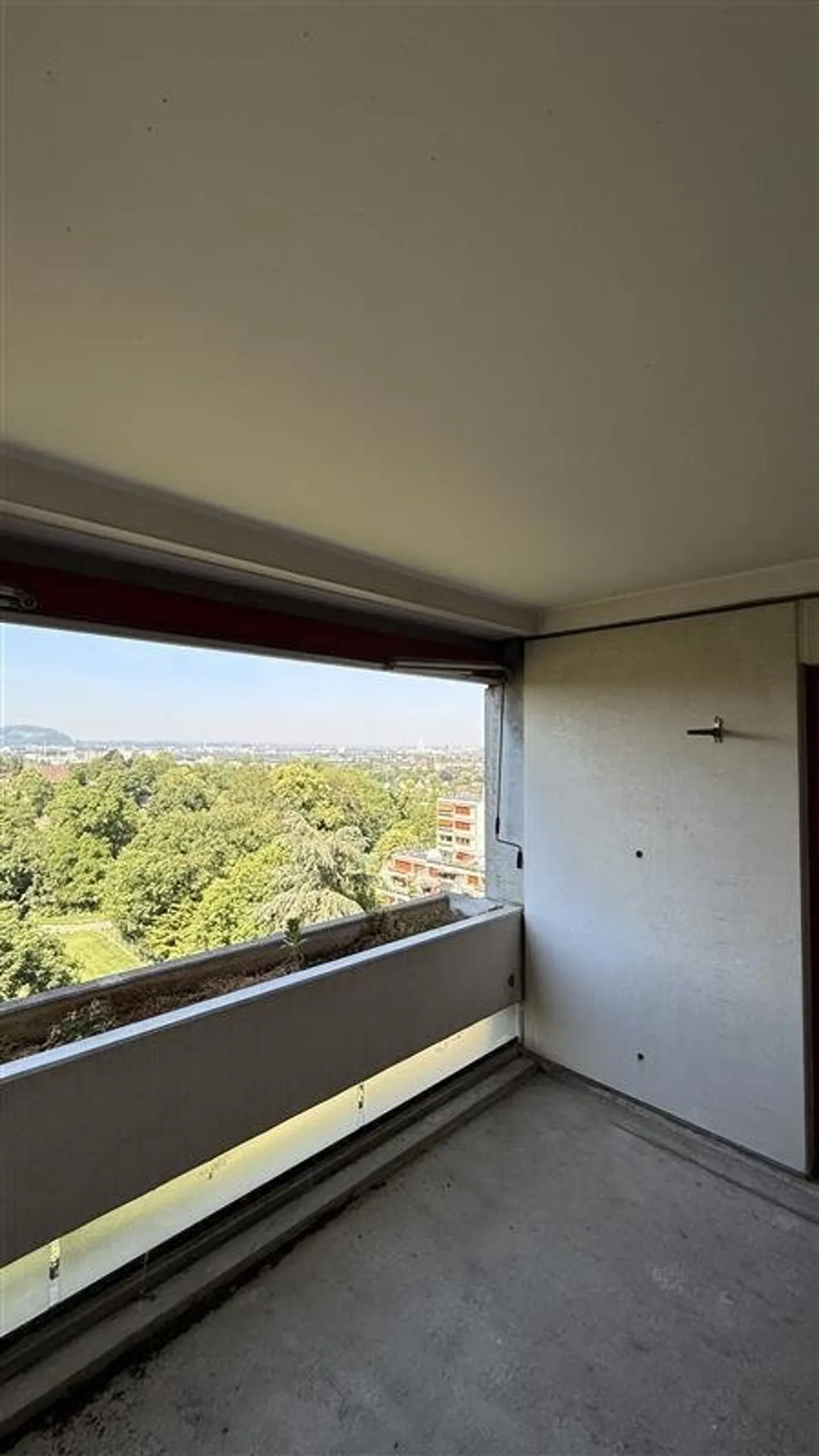 Votre nouveau chez-vous avec vue au 12ème étage - Photo 7 sur 8