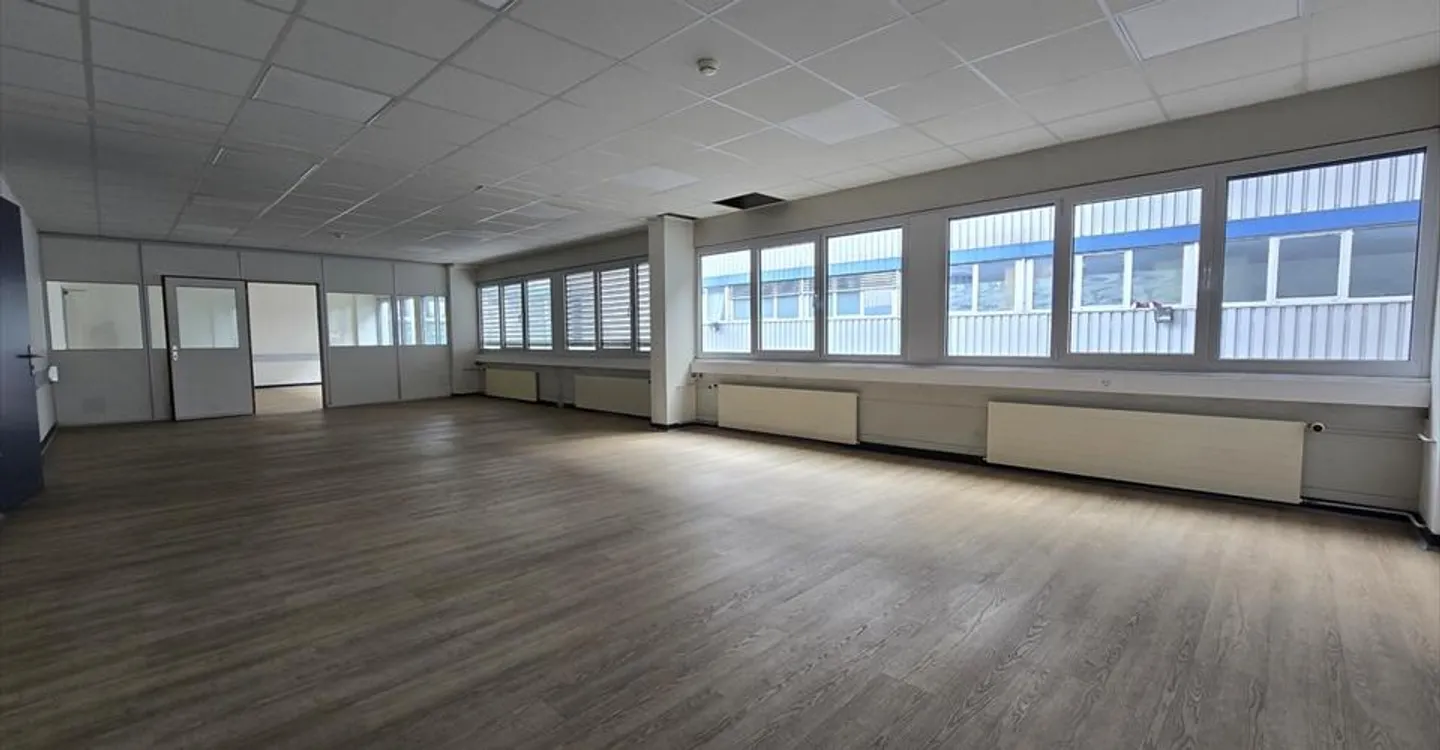 Ufficio di 184m2 - Vicinanza autostrada/stazione - Yverdon-les-Bains - Foto 2 di 7