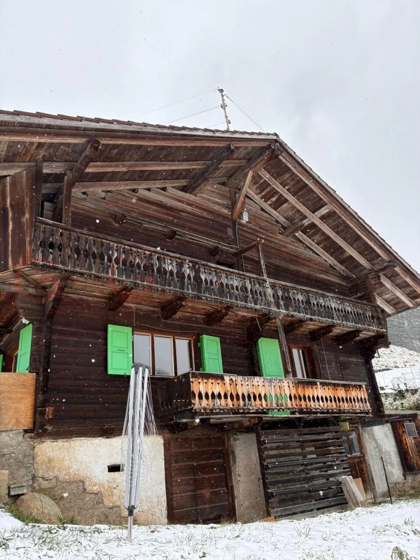 CHALET - POSSIBILITY OF INCOME PROPERTY - Photo 2 of 2