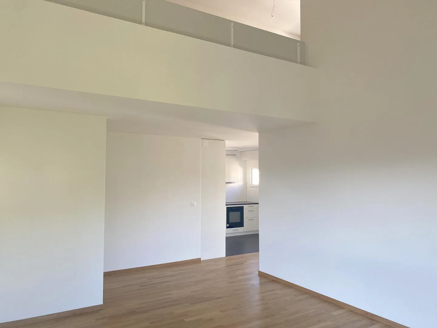 Spacious 5.5 Room Maisonette Apartment - Photo 2 of 17