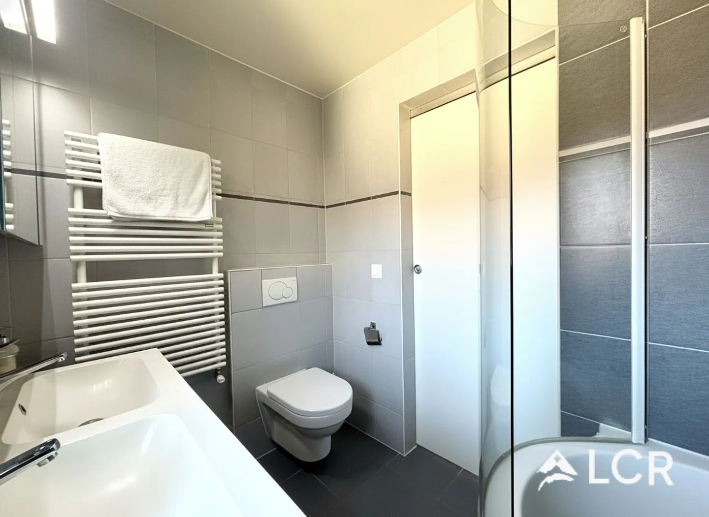 Detached villa with 3 bedrooms and large garden in Bremblens-sur-Morges renovated - Photo 7 of 13