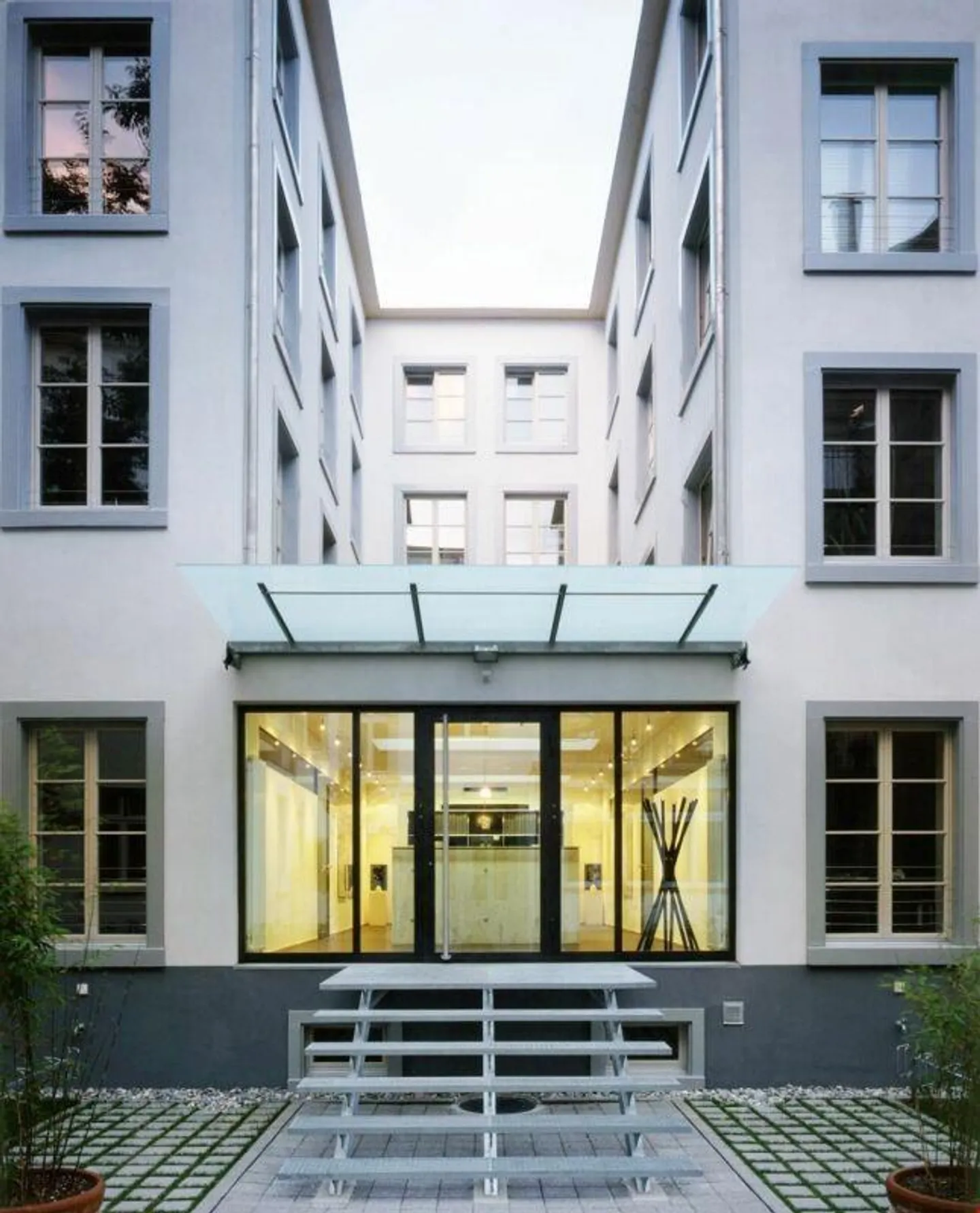 Bureaux élégants près de la gare SBB - Photo 1 sur 10