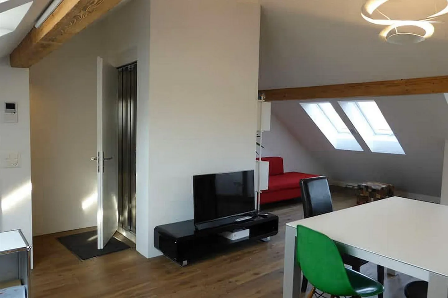 Moderno appartamento con 3 camere al 5° piano con terrazza sul tetto – vista mozzafiato - Foto 8 di 19