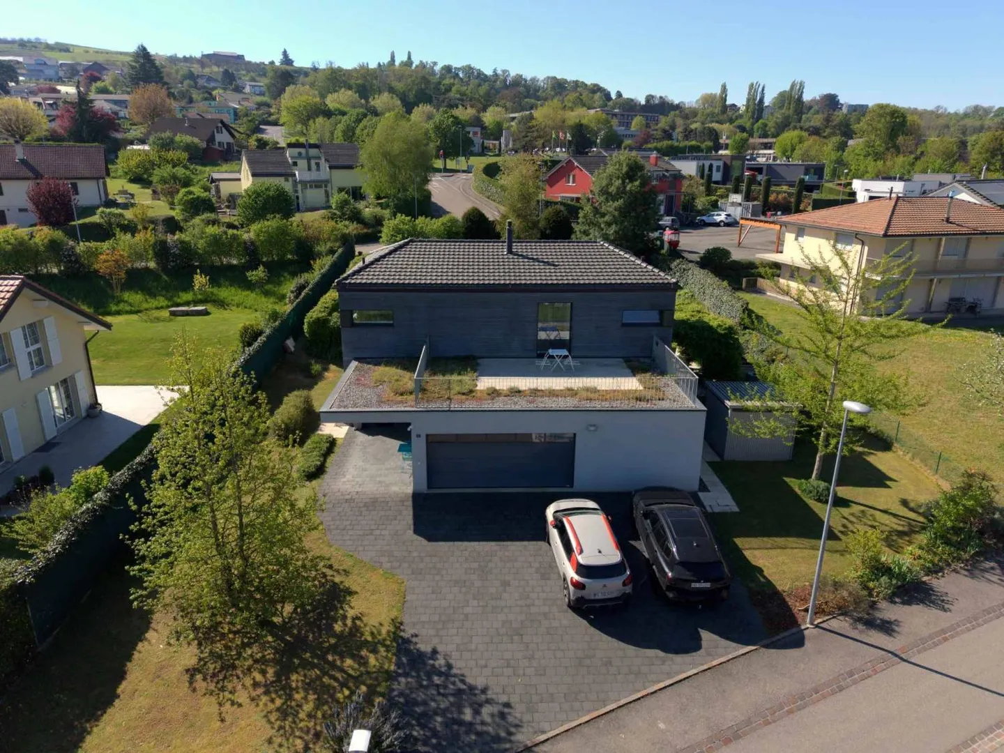 KONTEMPORÄRE MINERGIE-VILLA IN EINER BEVORZUGTEN UMGEBUNG - Foto 11 von 12