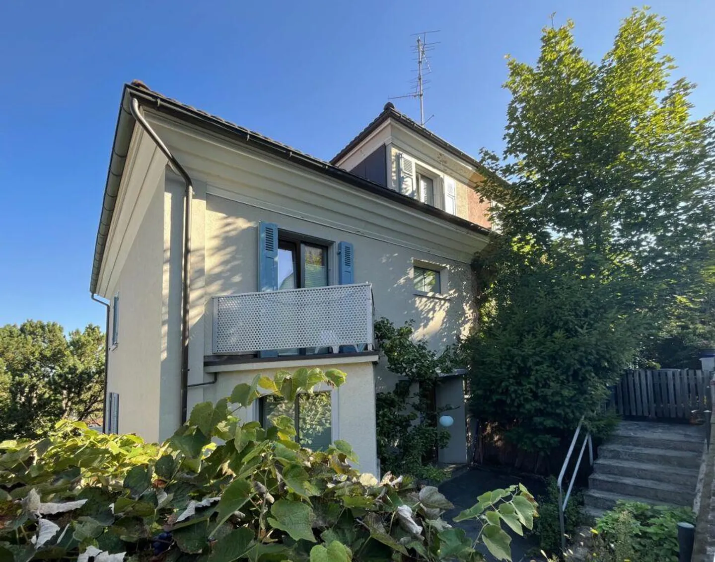 Casa bifamiliare di 6,5 stanze in stile Liberty - Foto 1 di 12
