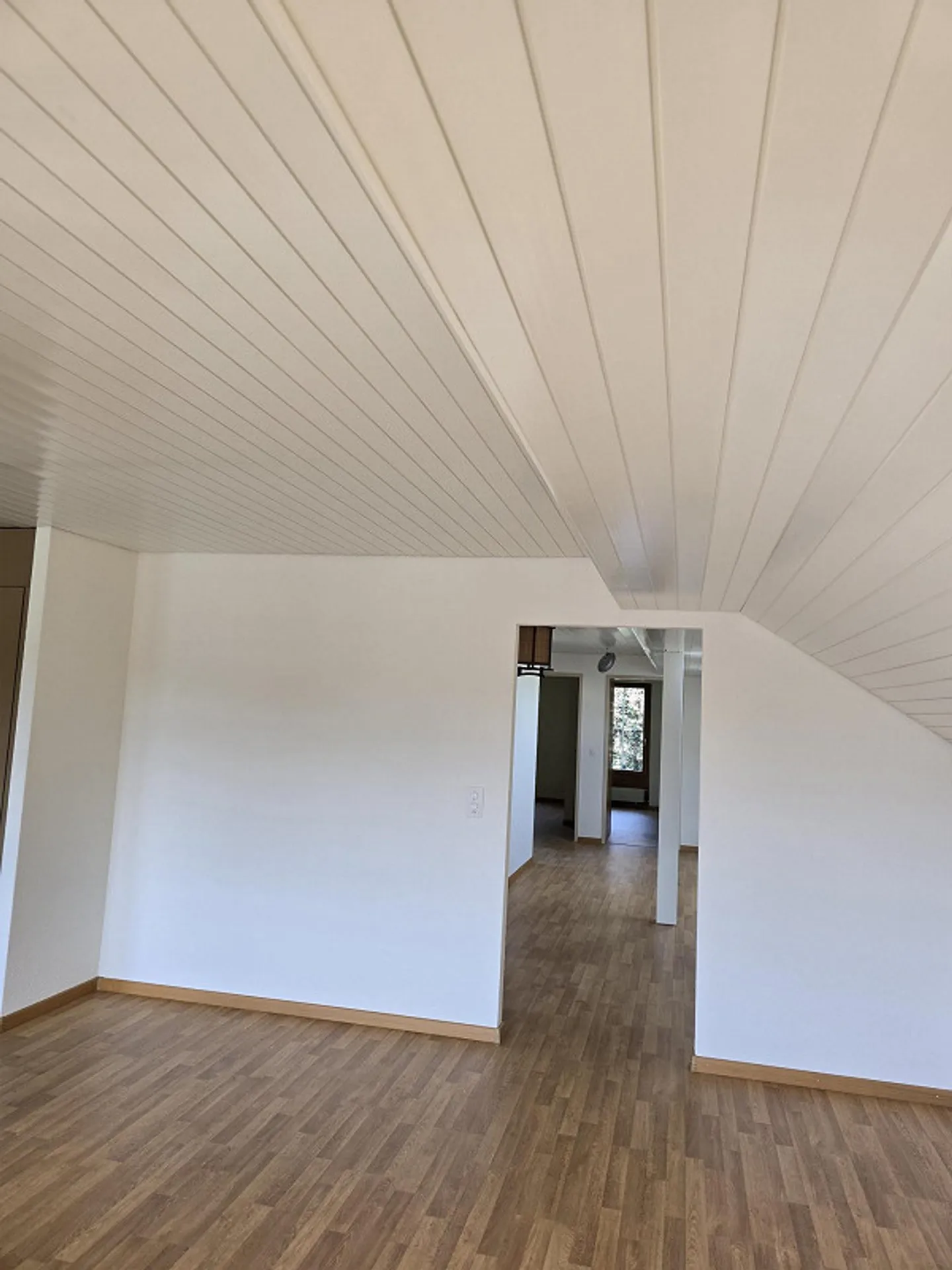 This beautiful penthouse will delight you! - Photo 4 of 12