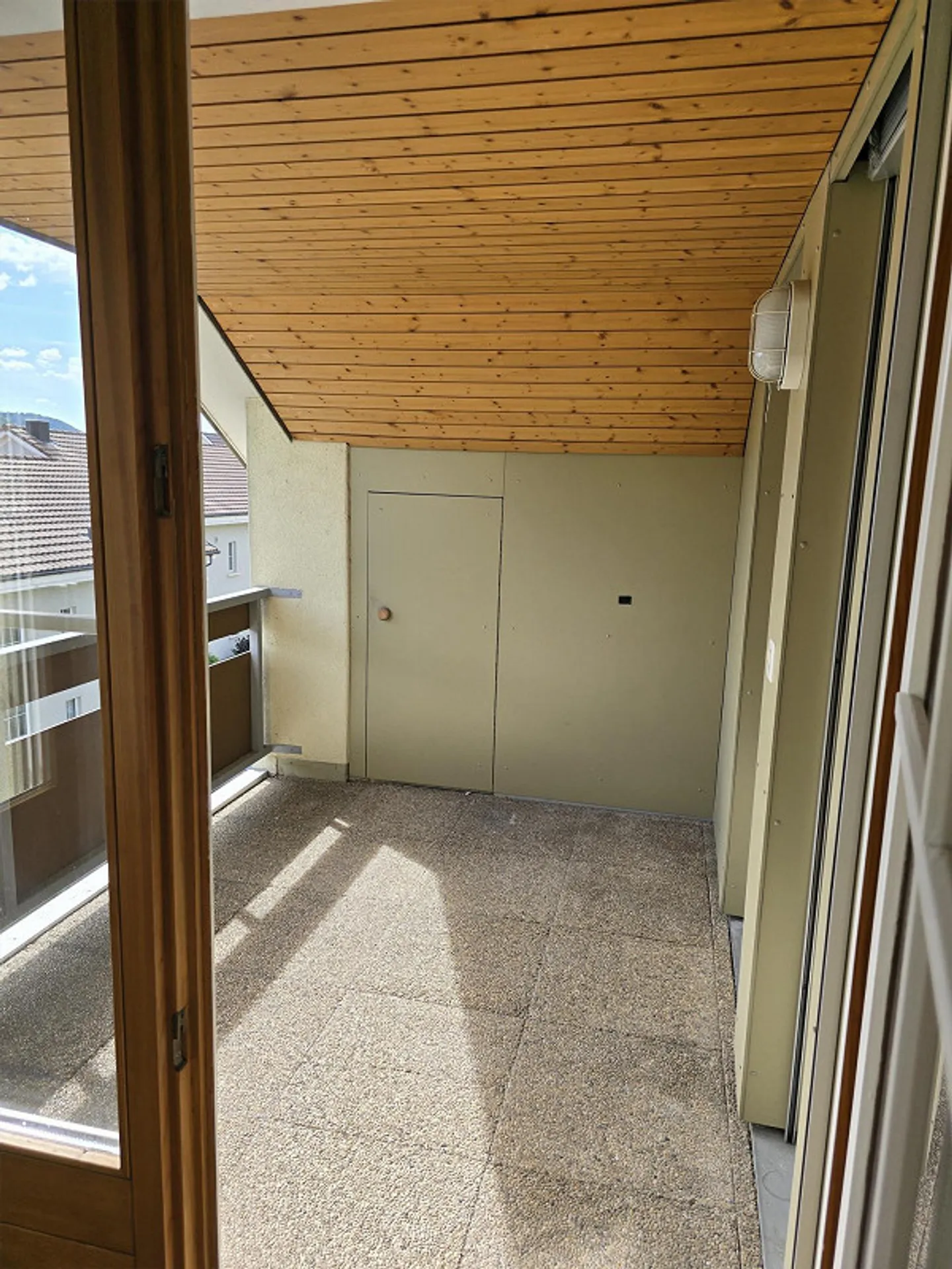 This beautiful penthouse will delight you! - Photo 7 of 12
