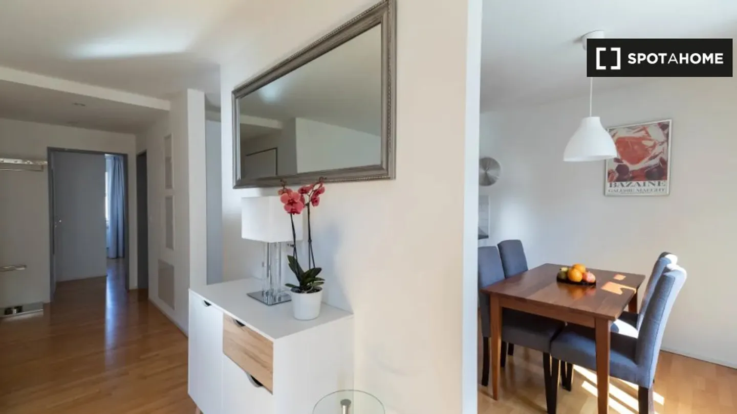 Discover, visit and rent your new home online with full confidence. - Photo 3 of 11