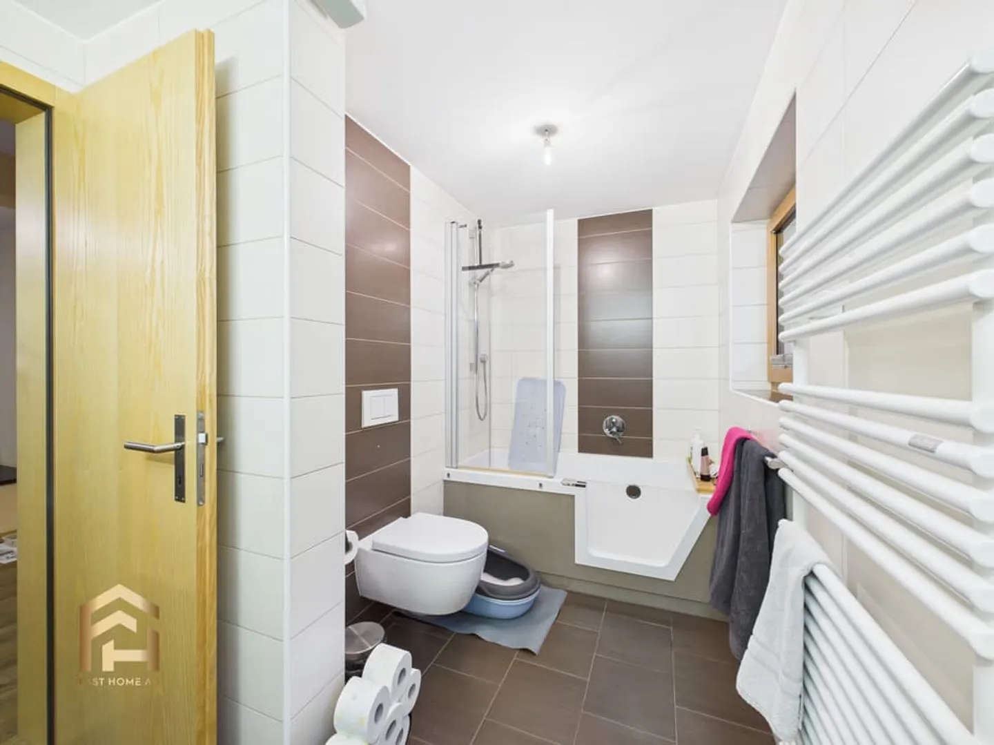 Moderne 3.5-ZWG mit Kamin, Balkon und Bergblick in St. Niklaus - Photo 11 sur 13