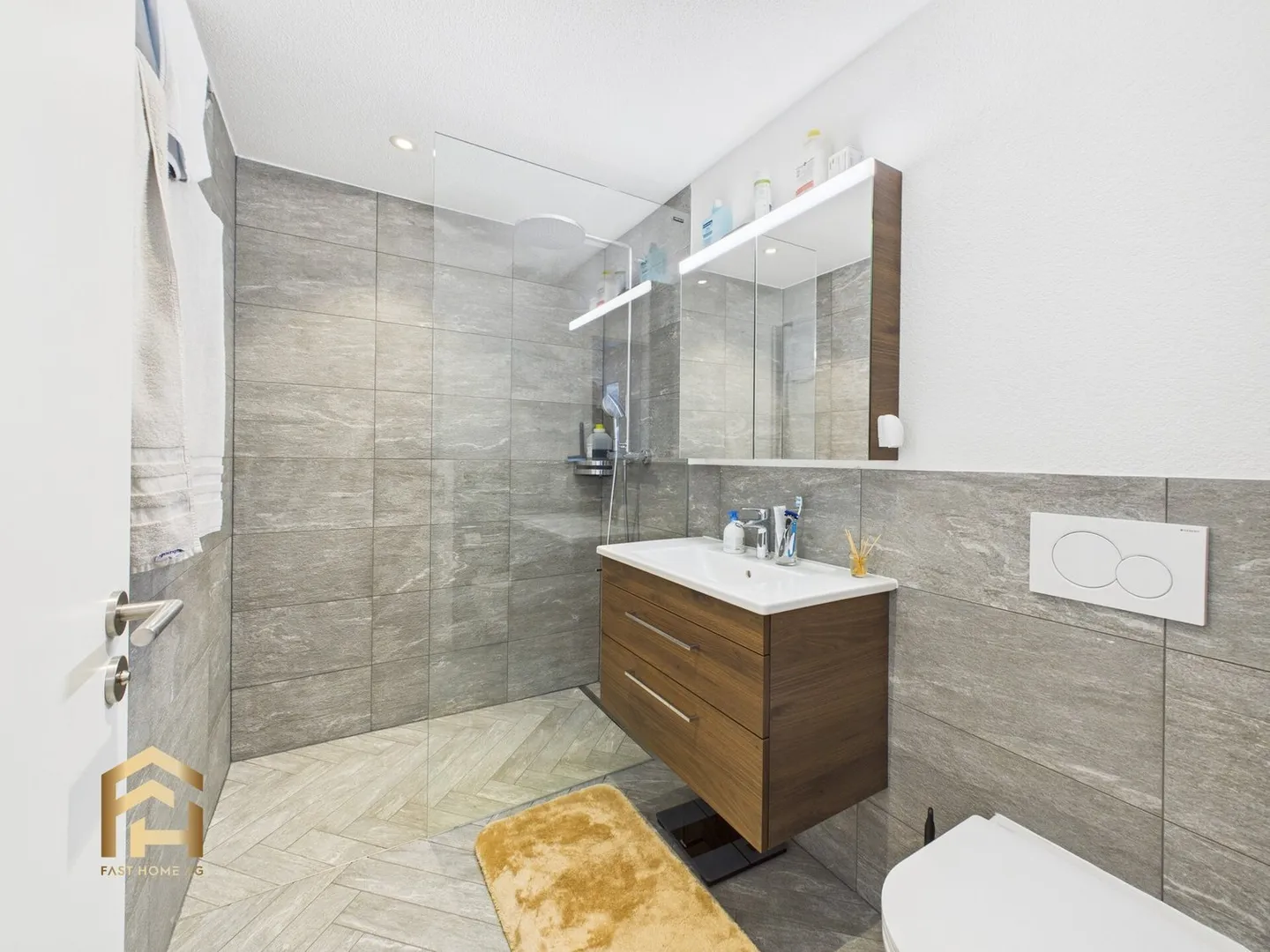 Appartement neuf lumineux de 4,5 pièces avec balcon et ascenseur à St. Niklaus - Photo 7 sur 13