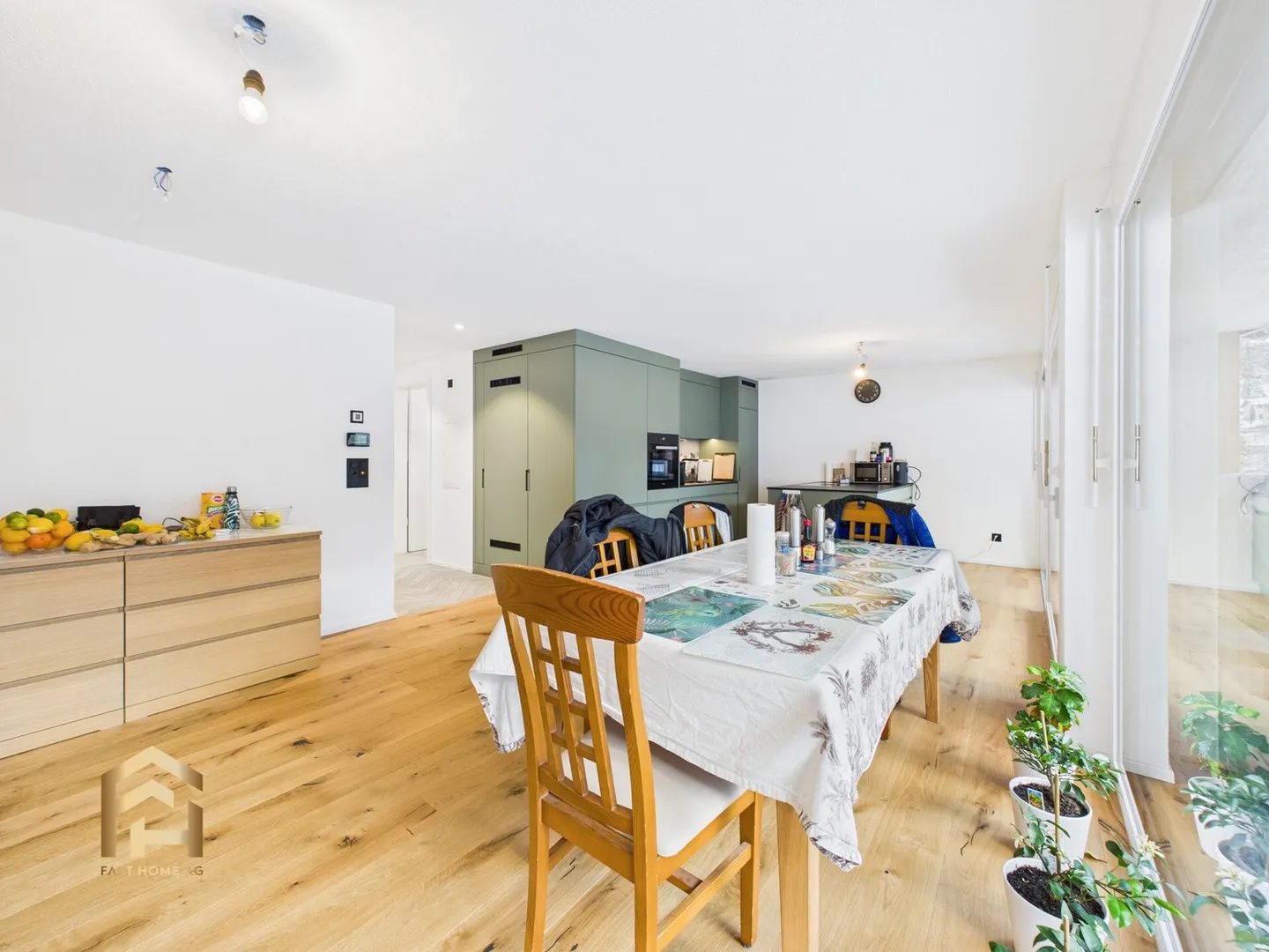 Appartement neuf lumineux de 4,5 pièces avec balcon et ascenseur à St. Niklaus - Photo 3 sur 13