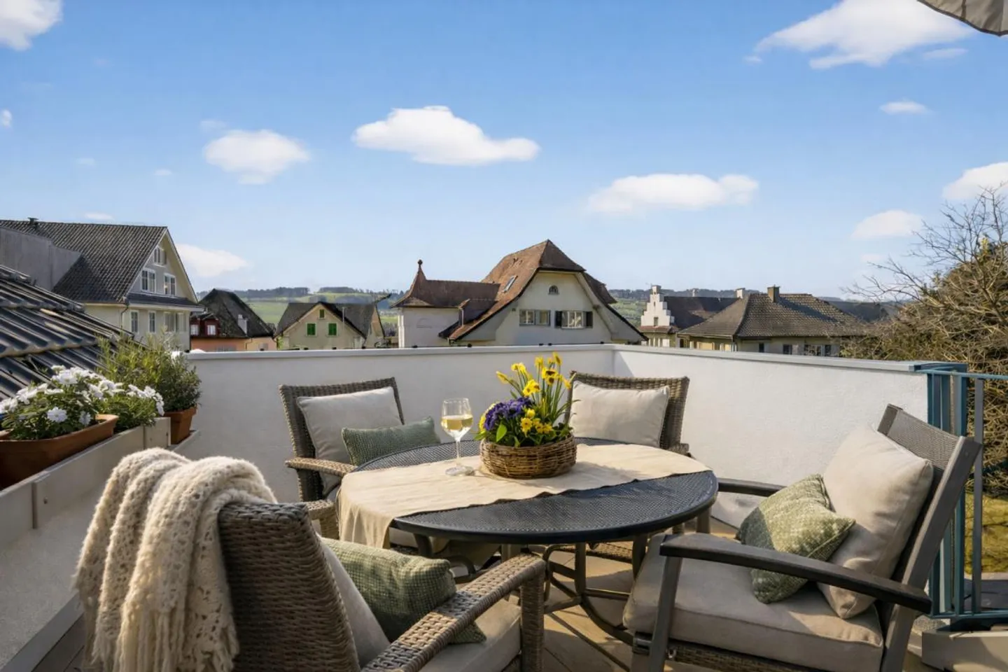 Living above the rooftops of Triengen bright, well-kept apartment in a central location - Photo 1 of 23