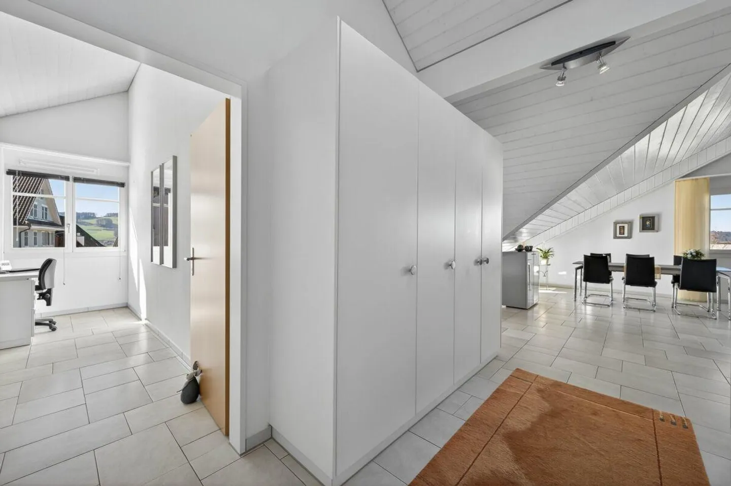 Living above the rooftops of Triengen bright, well-kept apartment in a central location - Photo 6 of 23