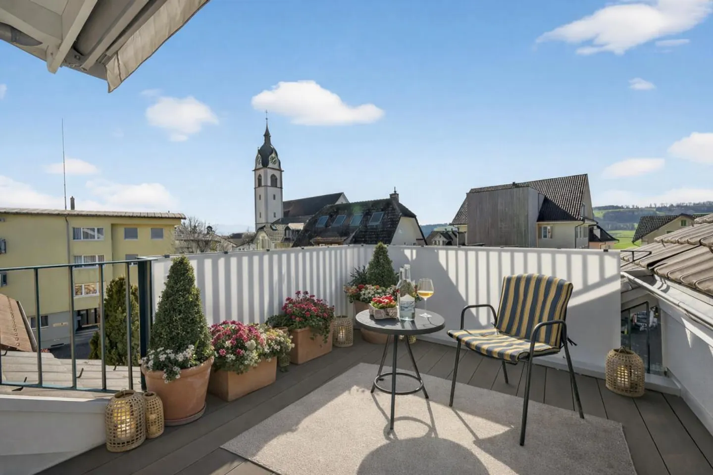 Living above the rooftops of Triengen bright, well-kept apartment in a central location - Photo 8 of 23