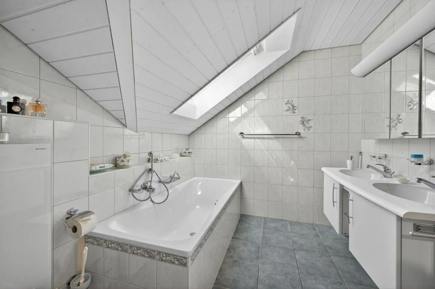 Living above the rooftops of Triengen bright, well-kept apartment in a central location - Photo 10 of 23