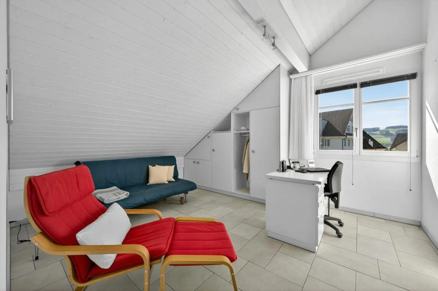 Living above the rooftops of Triengen bright, well-kept apartment in a central location - Photo 13 of 23