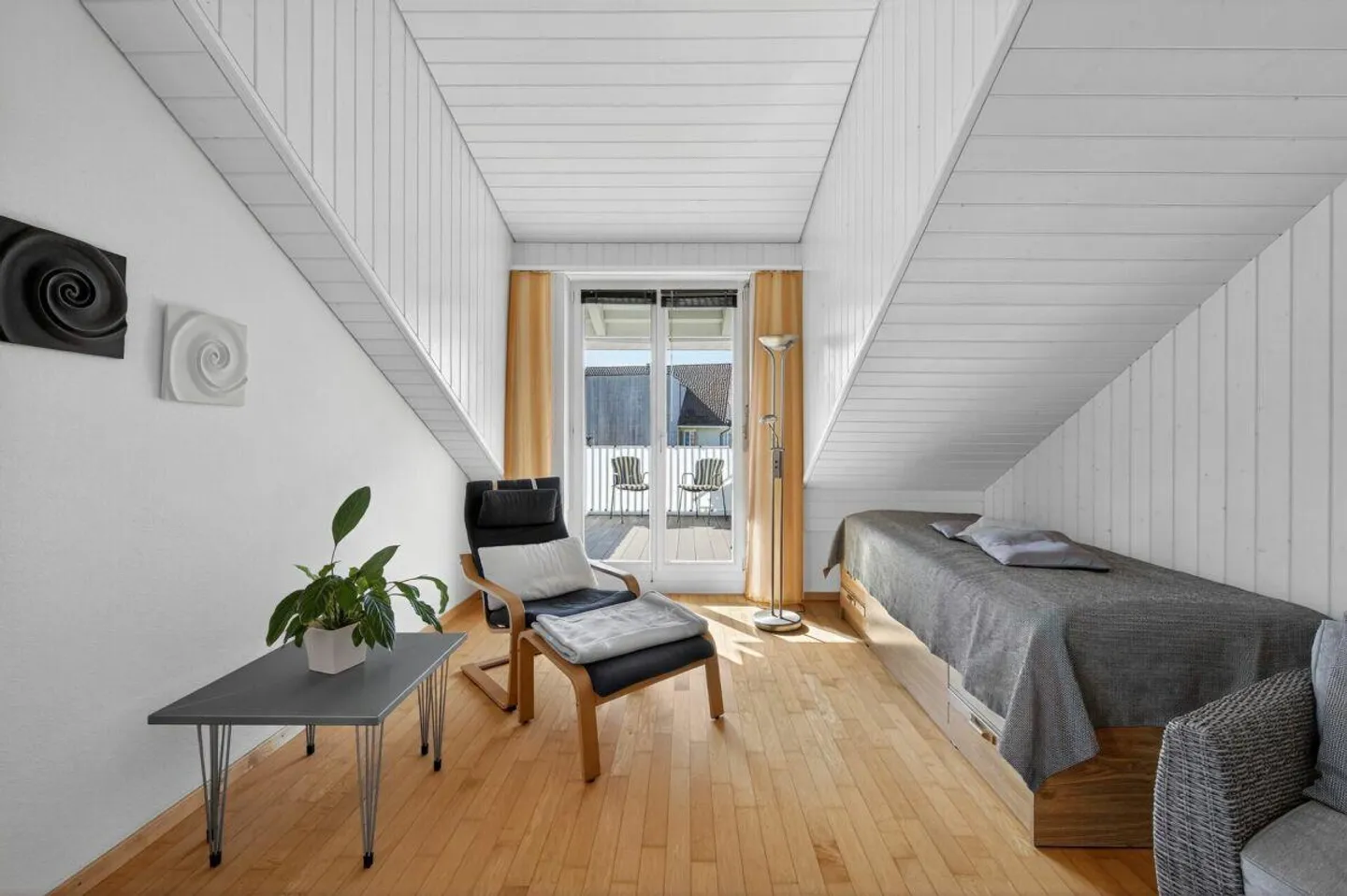 Living above the rooftops of Triengen bright, well-kept apartment in a central location - Photo 14 of 23