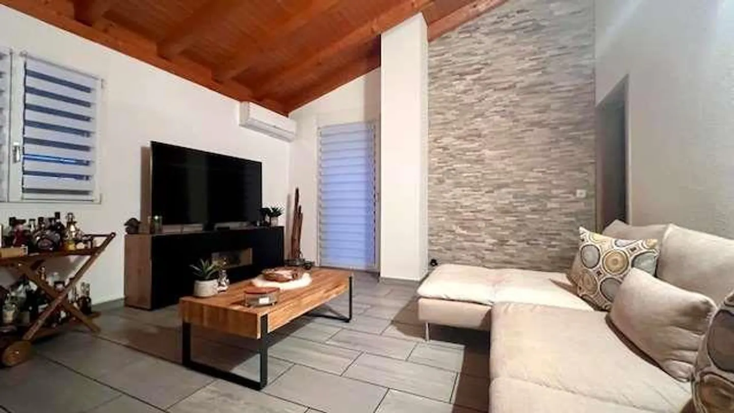 Attico con terrazza e vista libera - Foto 7 di 13