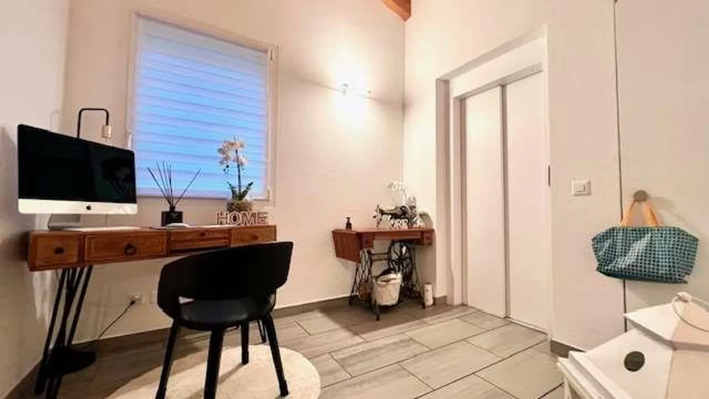 Attico con terrazza e vista libera - Foto 10 di 13