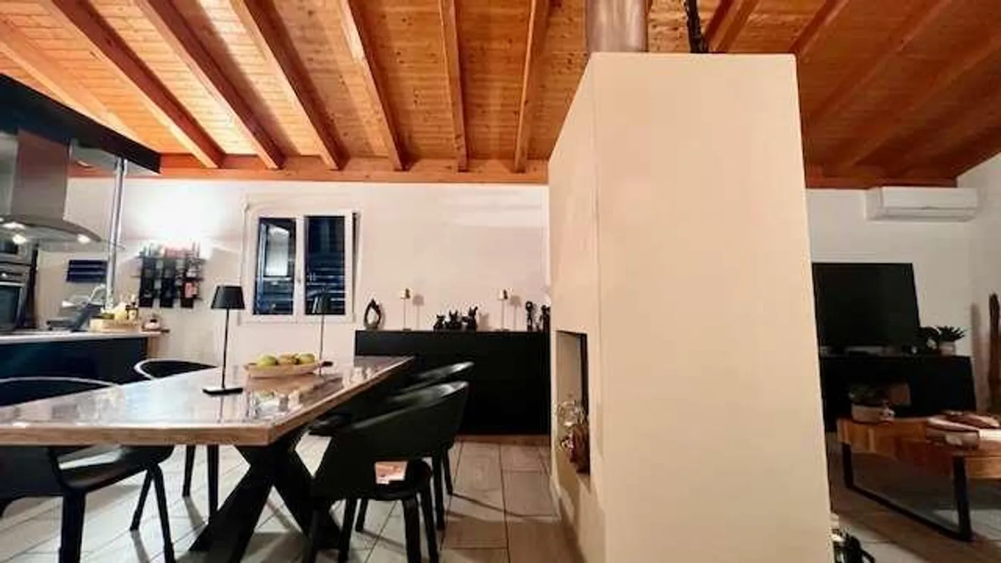 Attico con terrazza e vista libera - Foto 4 di 13