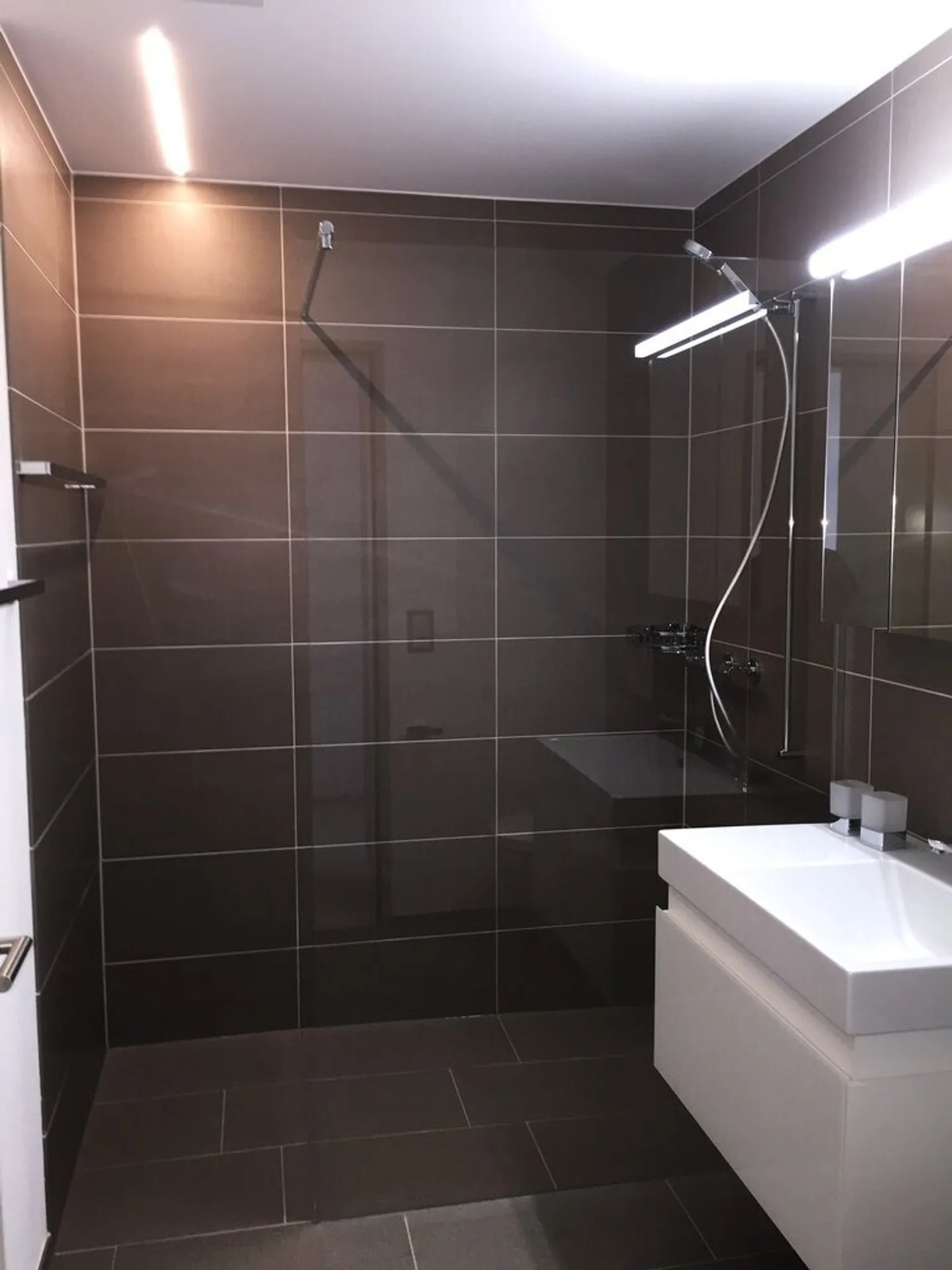 Nous vous recherchons - Photo 6 sur 6