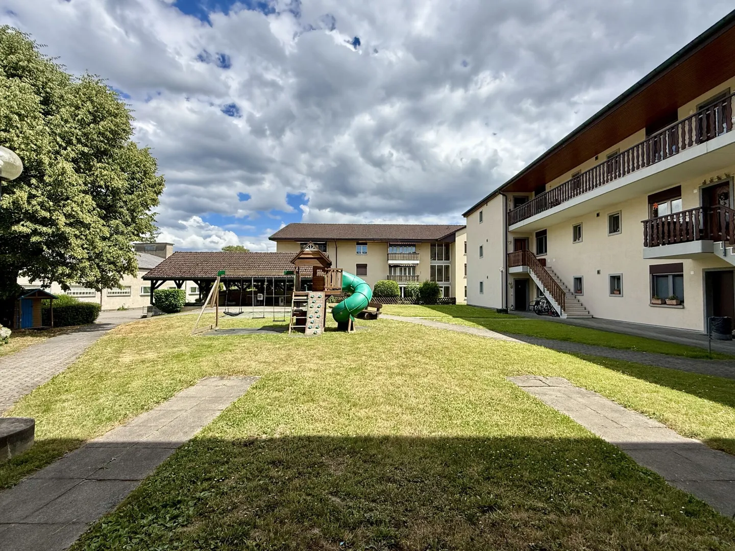 Luce, tranquillità e qualità della vita - Vivere con balcone nel verde - Foto 14 di 14