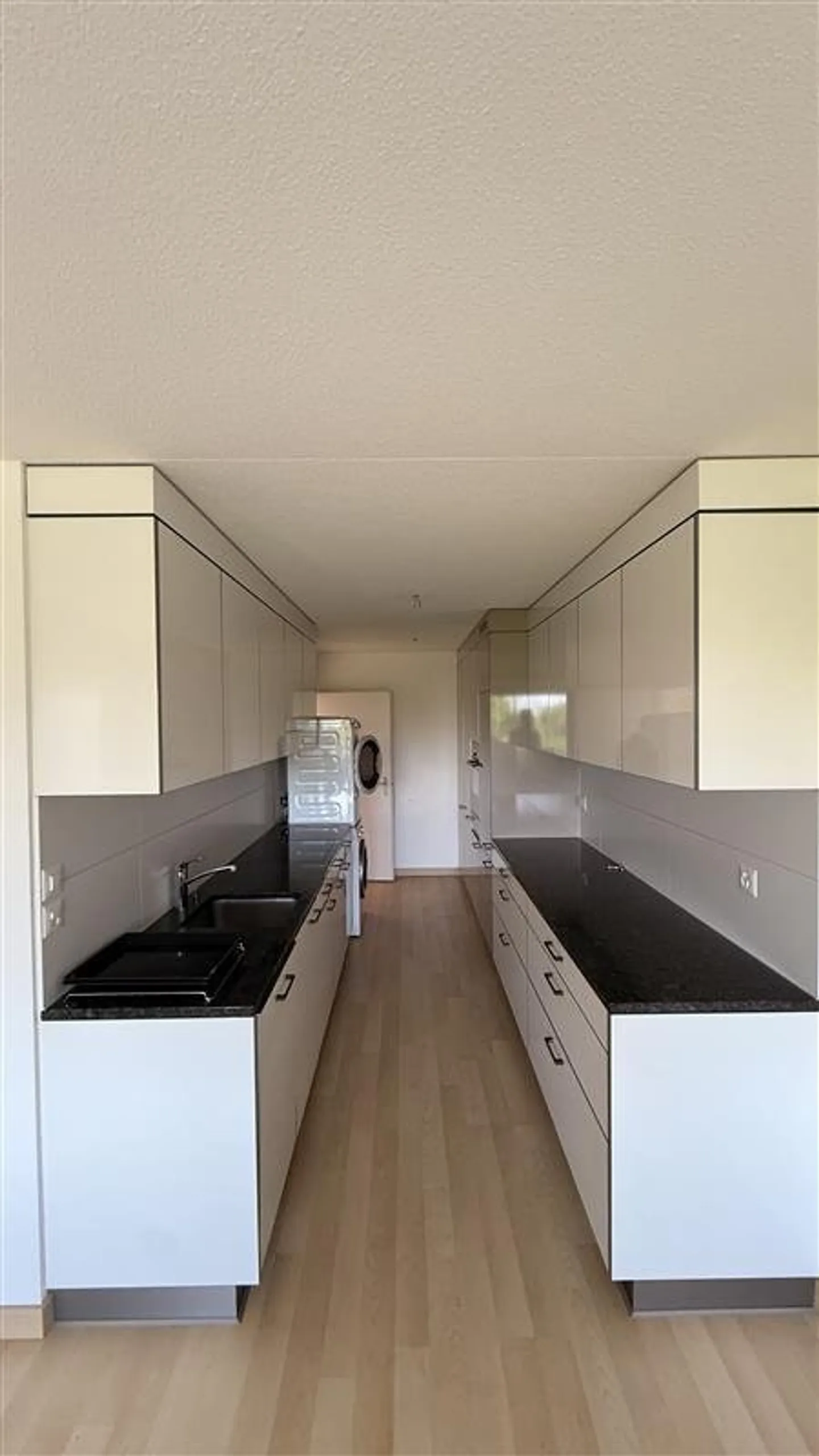 Votre nouveau chez-vous avec vue - 4,5 pièces au 8ème étage de Liebrüti - Photo 2 sur 9