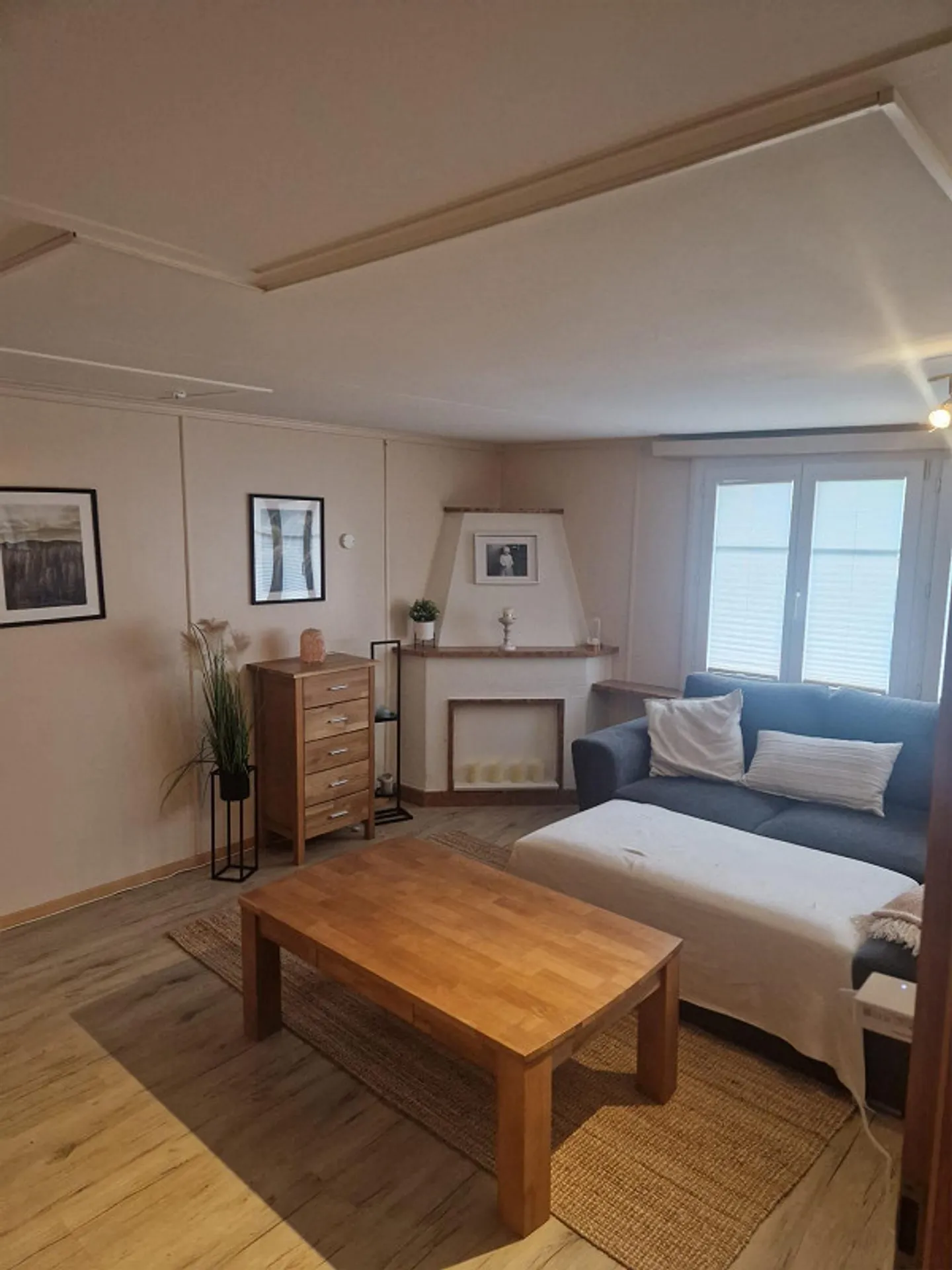 Spacious 3 Room Penthouse - Photo 3 of 10