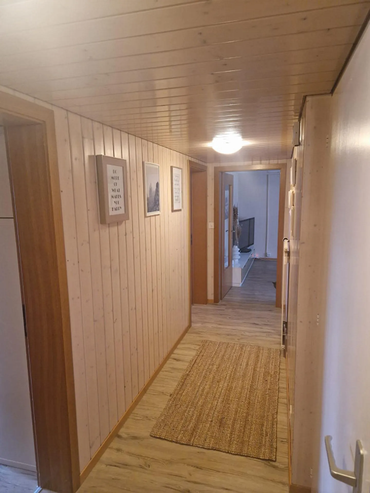 Spacious 3 Room Penthouse - Photo 5 of 10