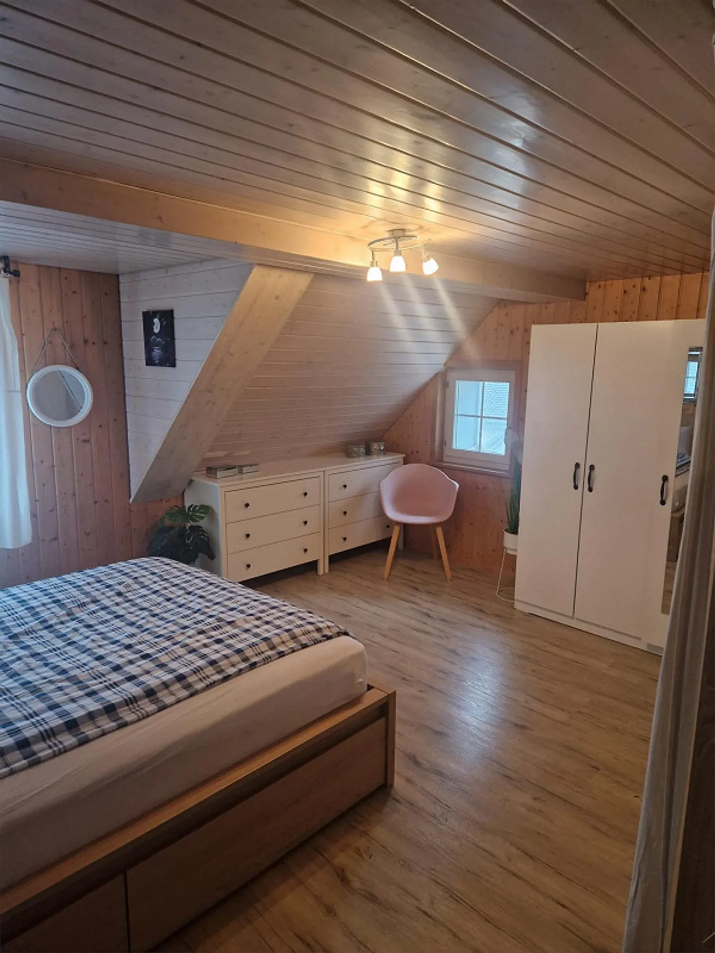 Spacious 3 Room Penthouse - Photo 1 of 10