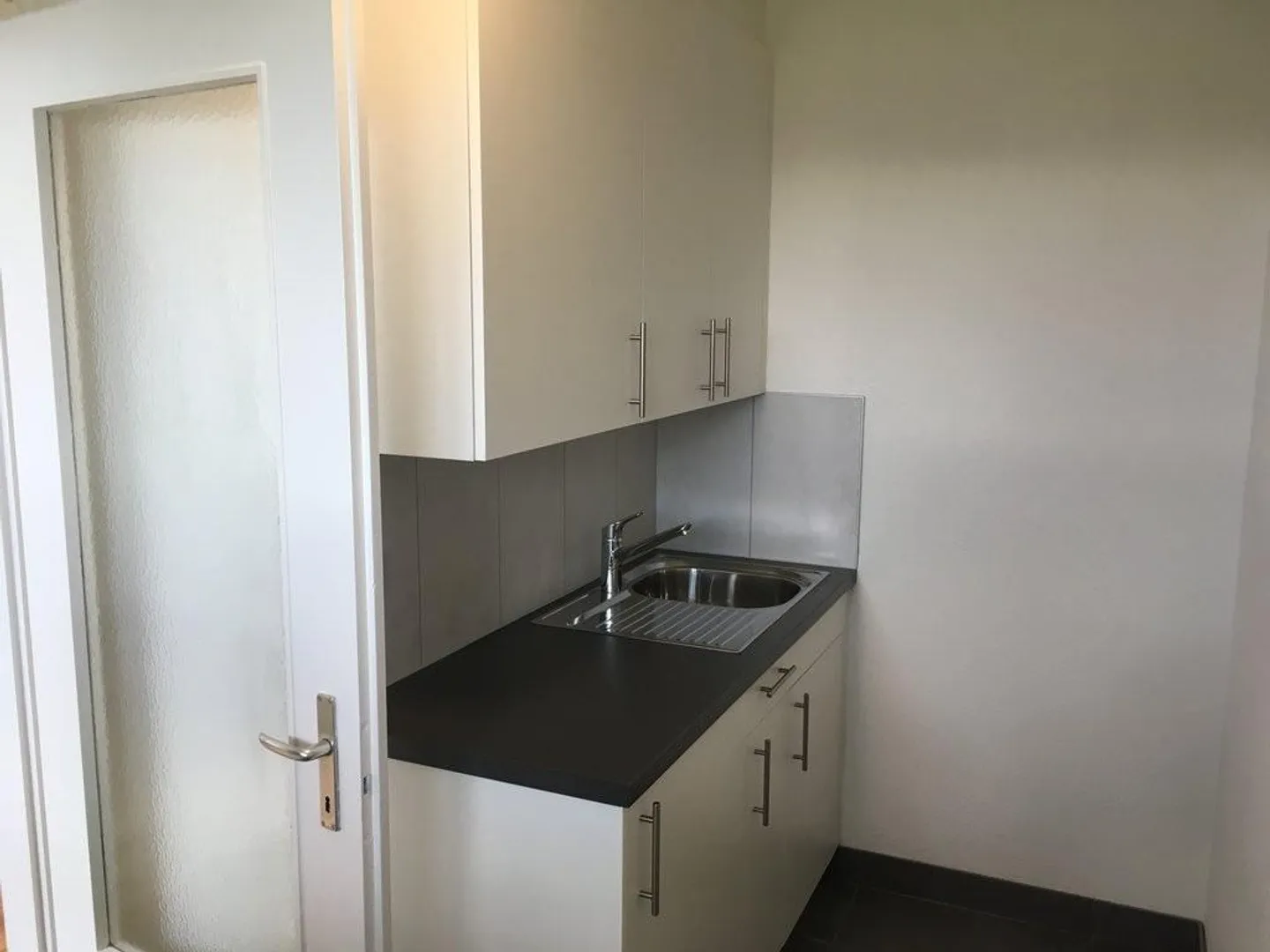 Charmant Studio avec Balcon - Photo 3 sur 6