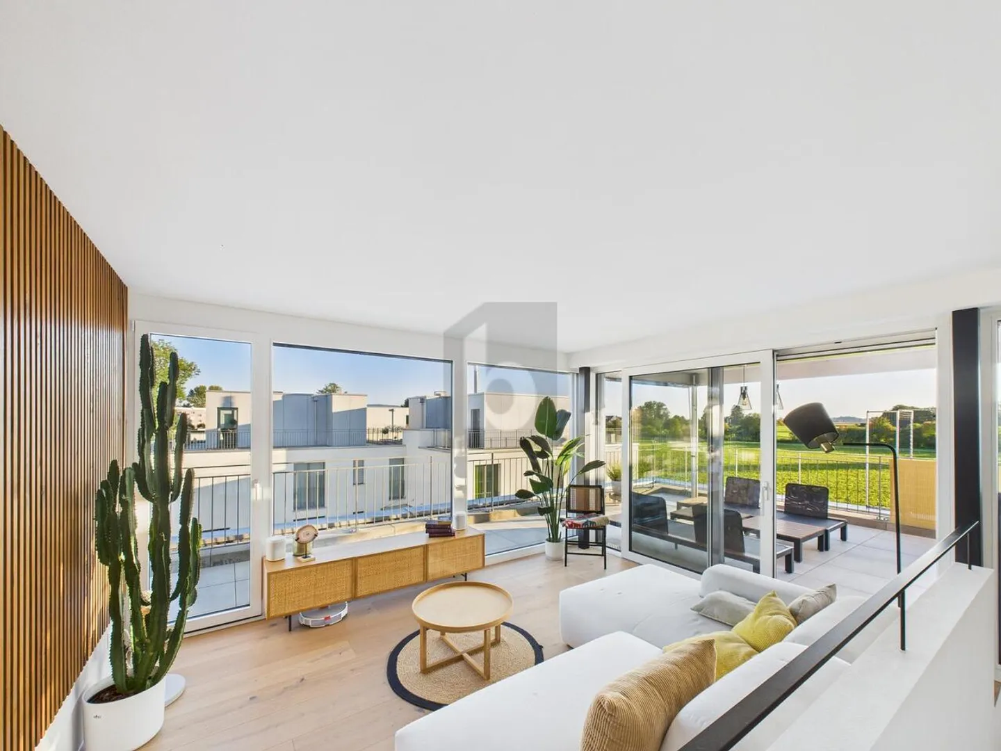 BRIGHT AND EXCLUSIVE LIVING OASIS - Photo 1 of 6