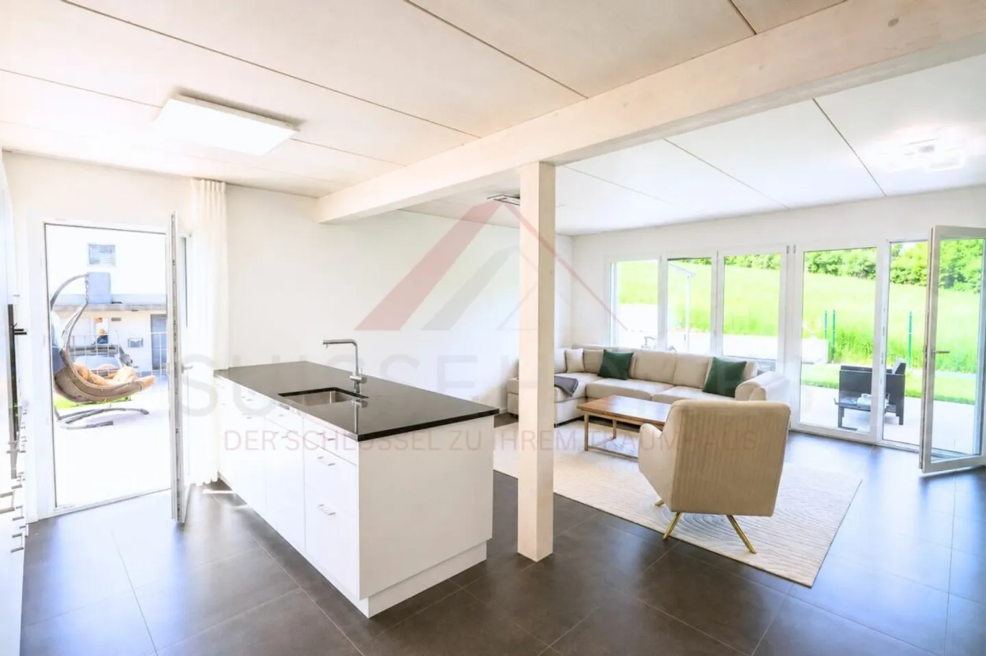 Casa a schiera 5.5 camere nuova con piscina e ampio terreno - Foto 8 di 20