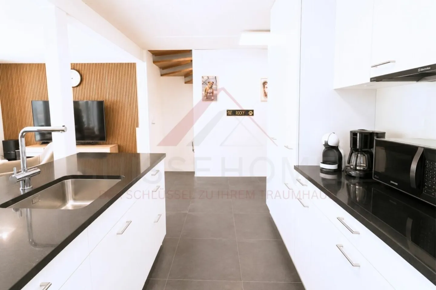 Casa a schiera 5.5 camere nuova con piscina e ampio terreno - Foto 10 di 20