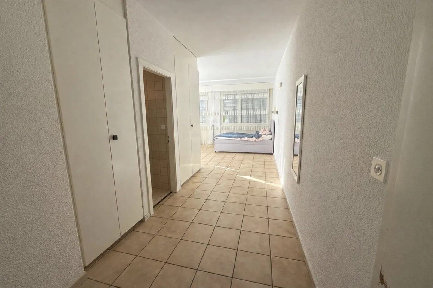 Studio 1,5 Zimmer mit Terrasse in Conthey - Foto 2 von 4